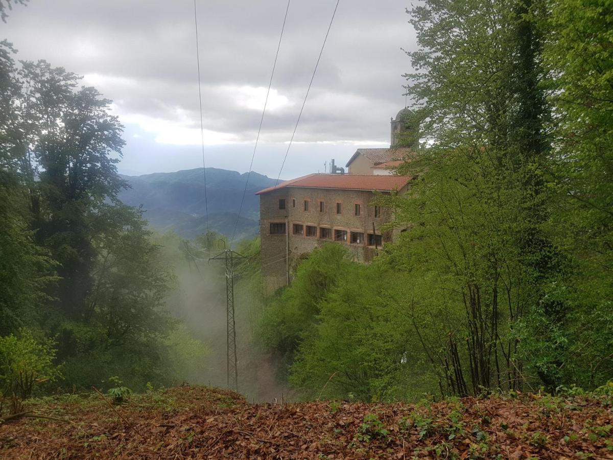 Santuari De La Salut De Sant Feliu de Pallerols Exterior foto